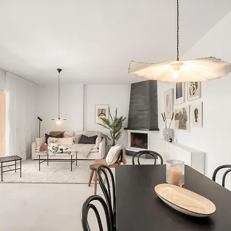 Vogue Styled Flat In The Heart Of Nueva Andalucia Marbella