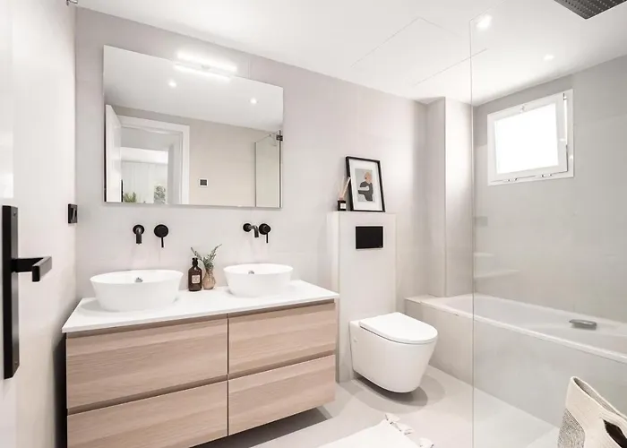 Vogue Styled Flat In The Heart Of Nueva Andalucia דירה מארבלה