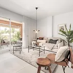 Vogue Styled Flat In The Heart Of Nueva Andalucia *