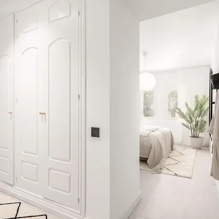 Lägenhet Vogue Styled Flat In The Heart Of Nueva Andalucia *