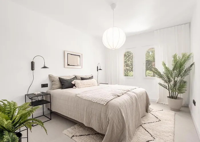 Apartament Vogue Styled Flat In The Heart Of Nueva Andalucia *